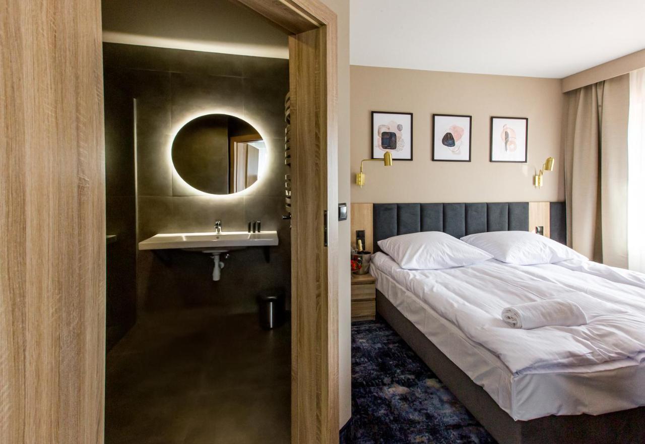 Hotel Zodiak Sucha  Kültér fotó