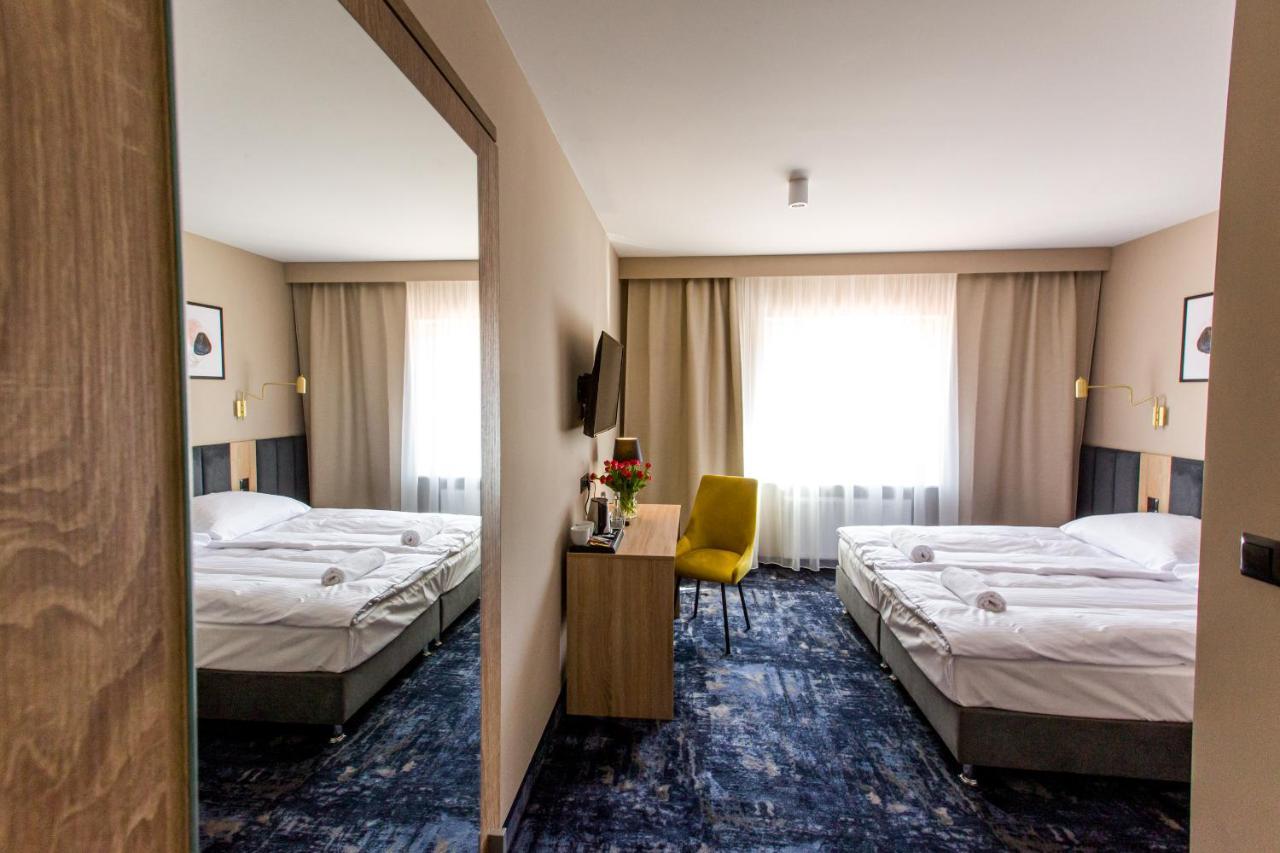 Hotel Zodiak Sucha  Kültér fotó