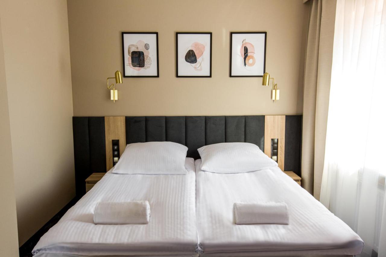 Hotel Zodiak Sucha  Kültér fotó