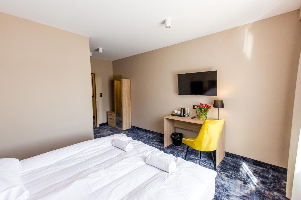 Hotel Zodiak Sucha  Kültér fotó