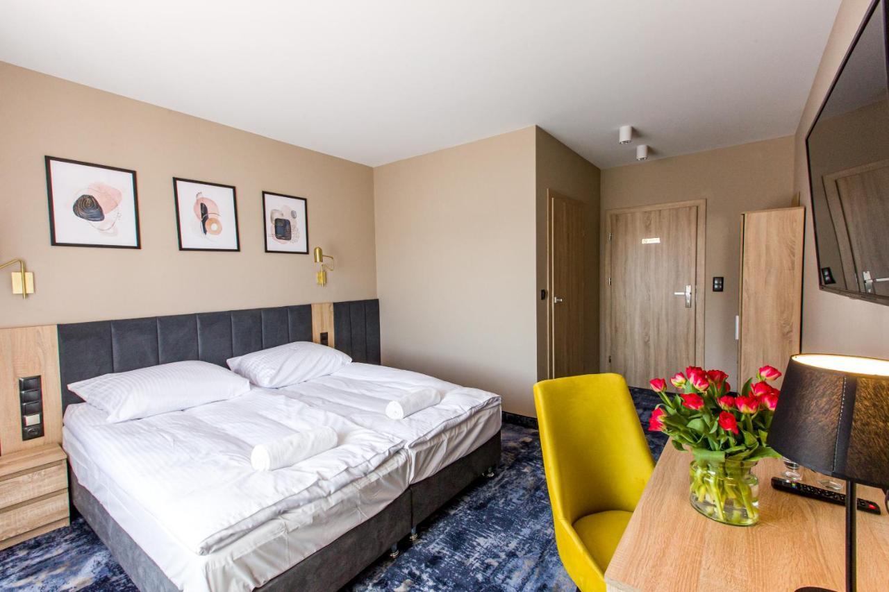 Hotel Zodiak Sucha  Kültér fotó