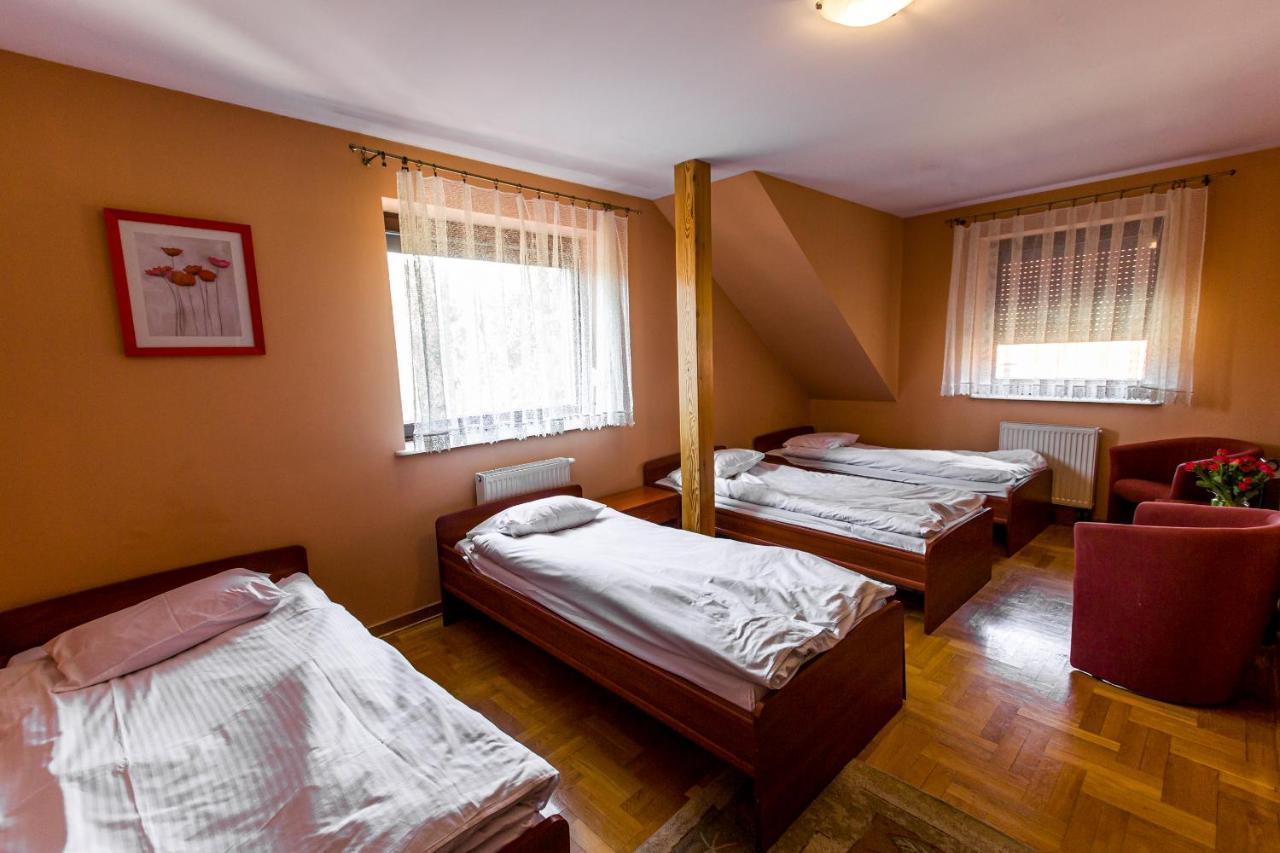 Hotel Zodiak Sucha  Kültér fotó