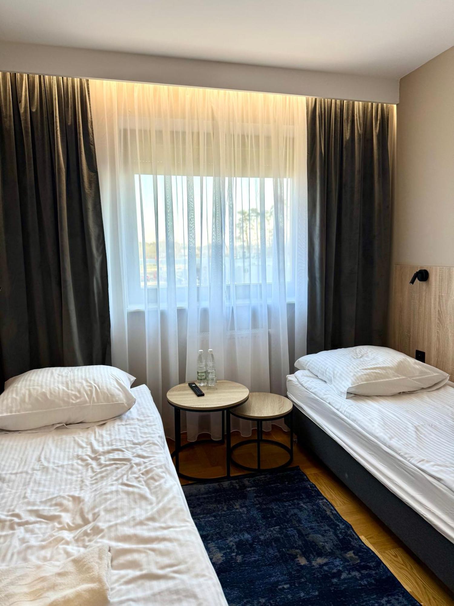 Hotel Zodiak Sucha  Kültér fotó