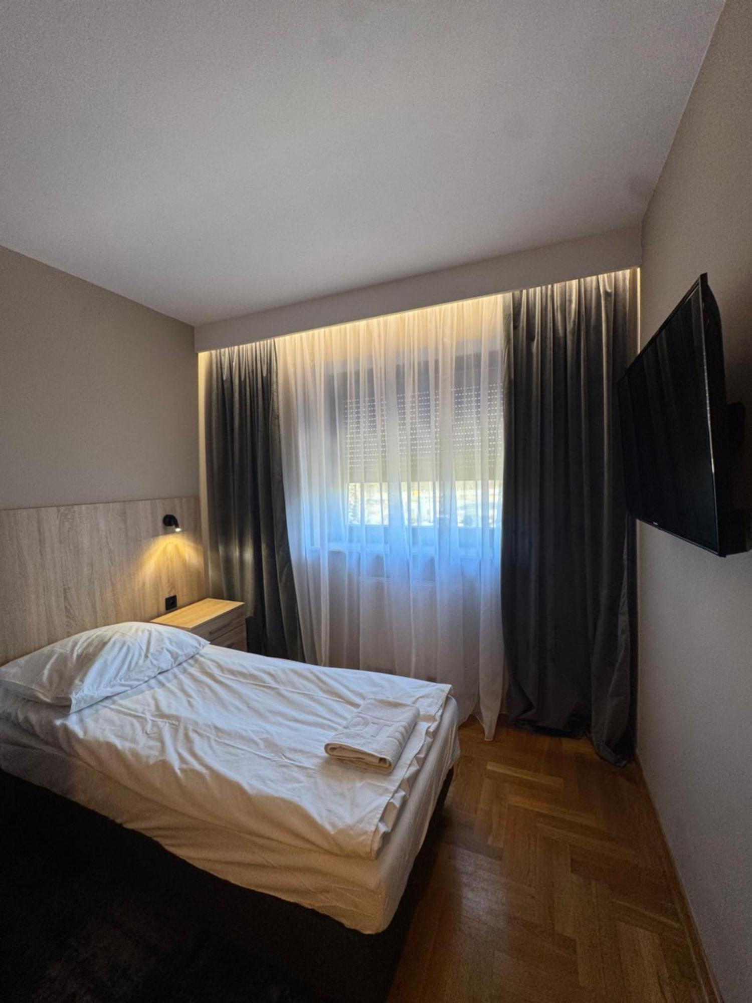Hotel Zodiak Sucha  Kültér fotó
