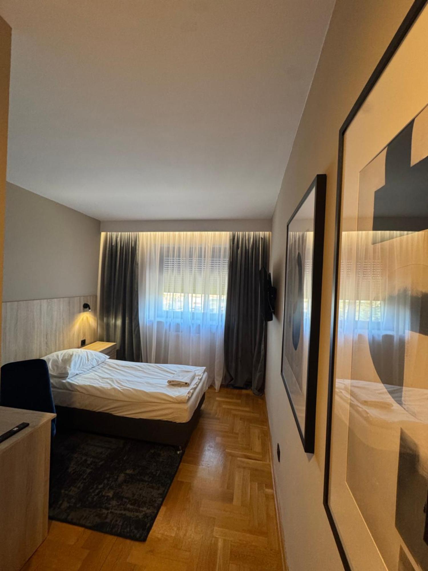 Hotel Zodiak Sucha  Kültér fotó