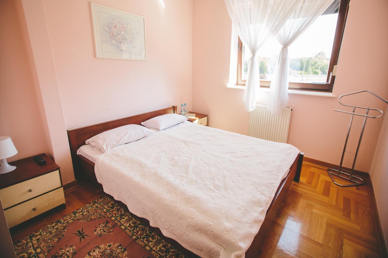 Hotel Zodiak Sucha  Kültér fotó